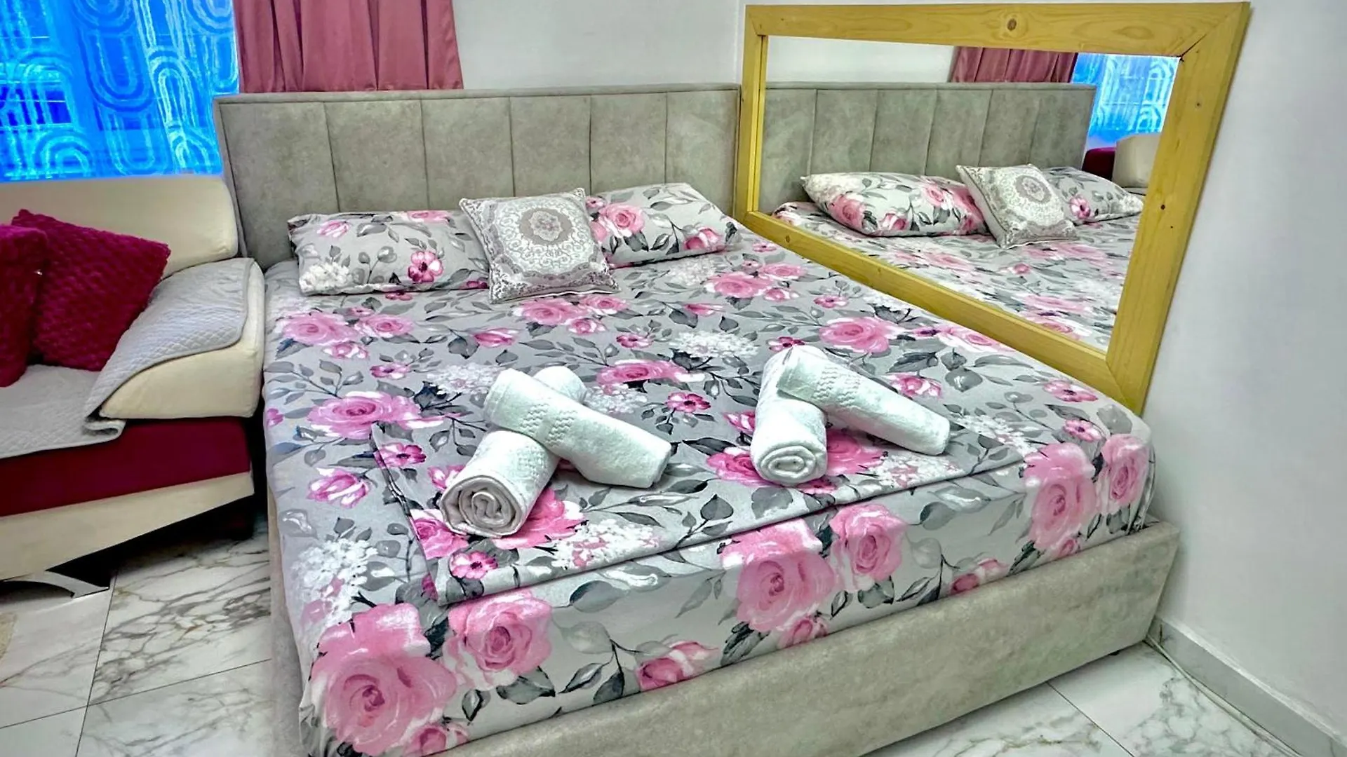 Cozy Urban Apartment Tirana
